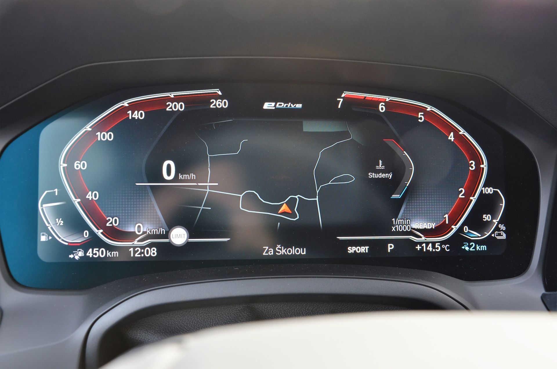 BMW 330e řady 3 2020 plug-in hybrid