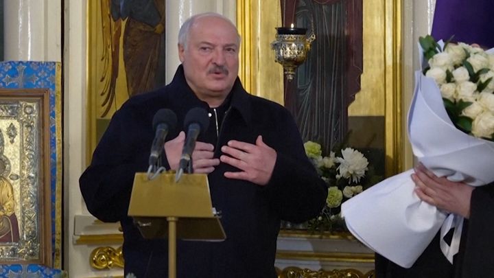 "Co to žvaní, nezastaví se před ničím." Lukašenko zuří po slovech Zelenského