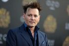 Johnny Depp čelí žalobě, opilý měl napadnout člena filmového štábu