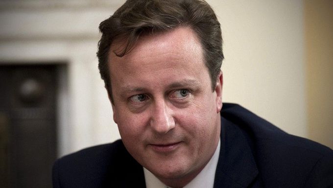 Cameron čelí tlaku euroskeptiků v lůně Konzervativní strany