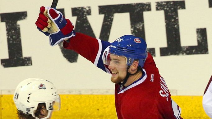 Jiří Sekáč slaví branku v přípravě na NHL 2014-15