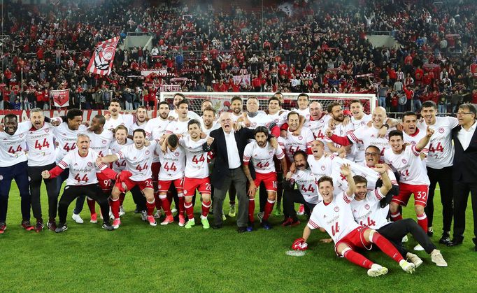 Olympiakos slaví řecký titul 2016/17