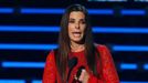 Sandra Bullock accepts the award for favorite movie actress at the People's Choice Awards 2016 in Los Angeles