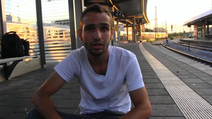 Muhammad žije v Německu rok. Jede na zkoušku z němčiny, aby mohl později nastoupit na univerzitu. "Rozumím už líp zdejším lidem i sám sobě," říká.