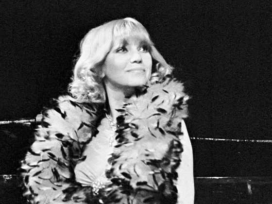 Zuzana Burianová v Náměsíčné sonátě v divadle Semafor (1982).