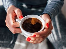 Co s vámi udělá každodenní šálek kávy? Má vliv na kosti, srdce i dech