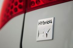 Nová šance pro hybridní auta: Snížení cen a pohon 4x4