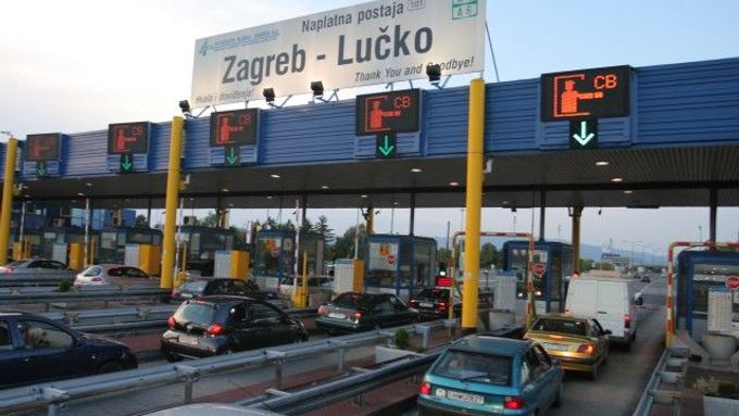 Fronta na mýtné na chorvatské dálnici