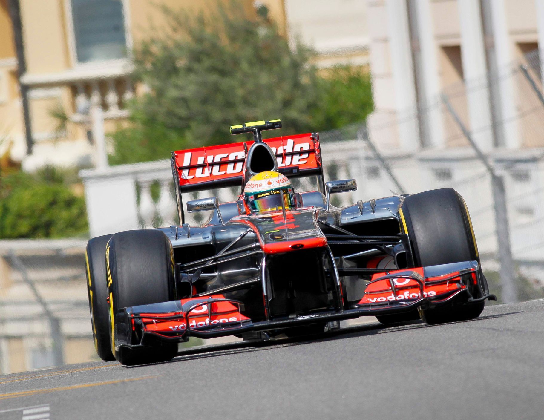 Lewis Hamilton v Monaku