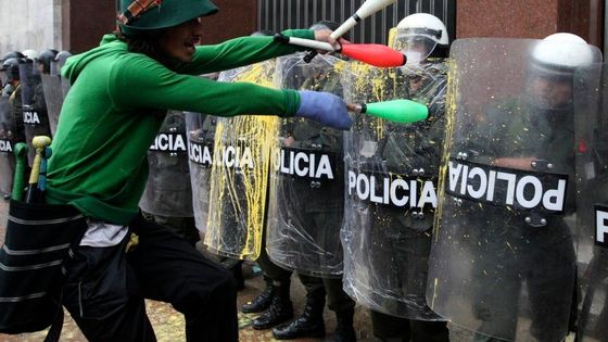 Studenti jsou naštvaní na kolumbijského prezidenta