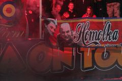 Policie v Teplicích zadržela dva hajlující příznivce Sparty