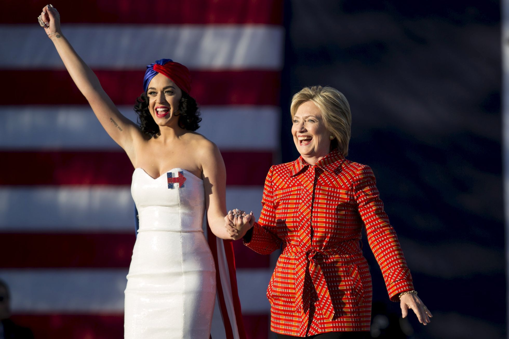 Hillary Clintonová a Katy Perry