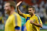 Naopak Andrej Ševčenko, kapitán ukrajinského týmu a hvězda utkání se Švédskem, nemohl do zápasu s Anglií pro zranění naskočit od začátku. Dočkal se až během druhého poločasu, když Anglie již vedla 1:0. A protože stav zápasu již nedokázal změnit ani on, ani jeho spoluhráči, Ukrajina na šampionátu končí.