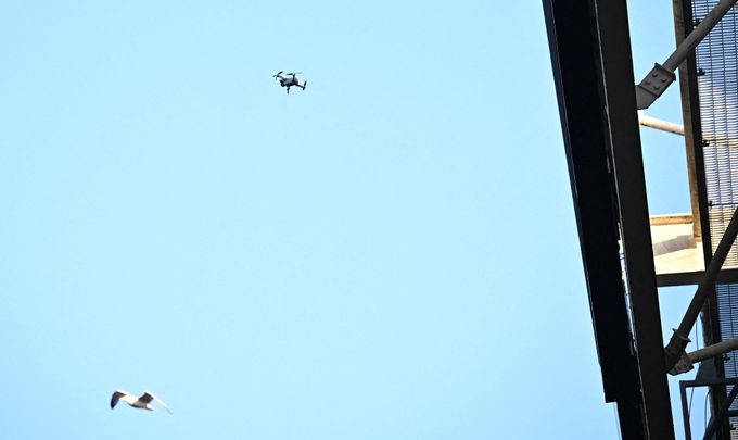 Dron nad stadionem při utkání anglické Premier League Southampton - Aston Villa