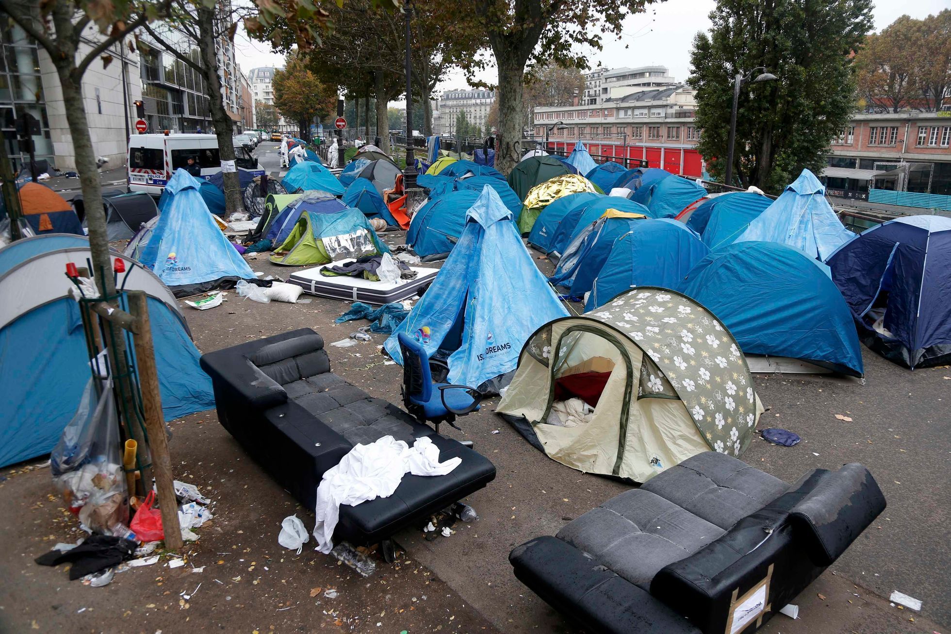 Vyklízení tábořiště v Paříži