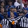 Zápas NHL Vancouver vs Calgary a vzteklý domácí kouč John Tortorella