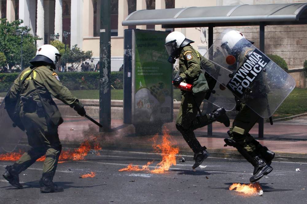 Demonstrace v Athénách - střety s těžkooděnci