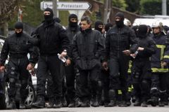 Zátah proti islamistům. Ve Francii zatkli 20 lidí