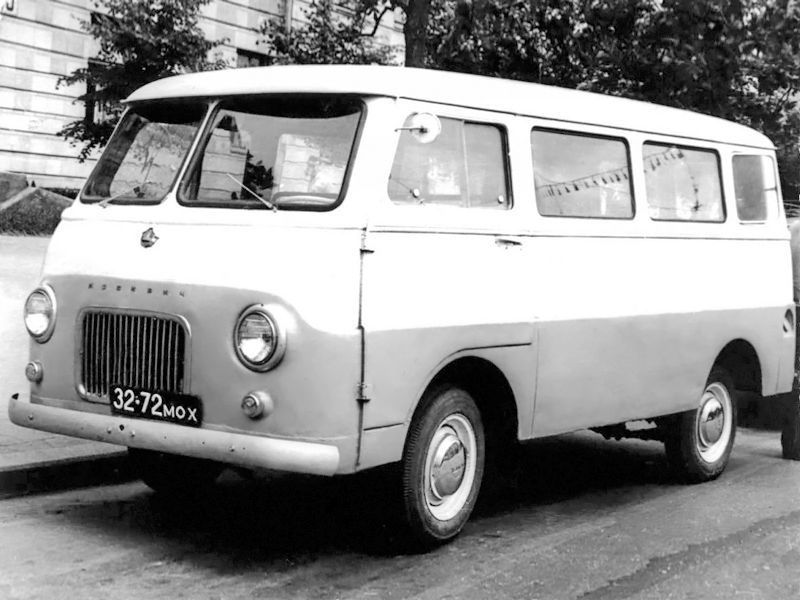 Moskvič minibus