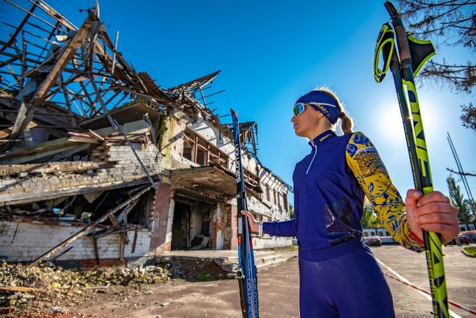 Biatlon. Zničené lyžařské centrum v Černihově.