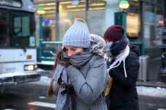 Severovýchod a středozápad USA ochromily mrazy. Teploty klesají až k minus čtyřiceti