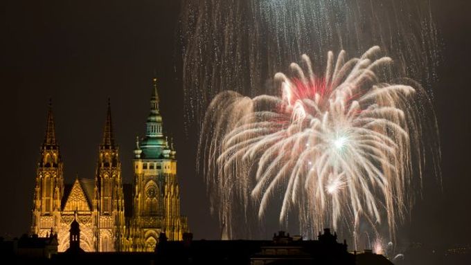Novoroční ohňostroj 2015 v Praze.