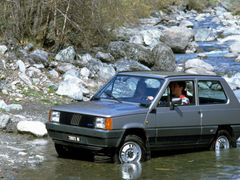 Fiat Panda, další z celosvětově úspěšných aut, jemuž dal tvář slavný italský designér.