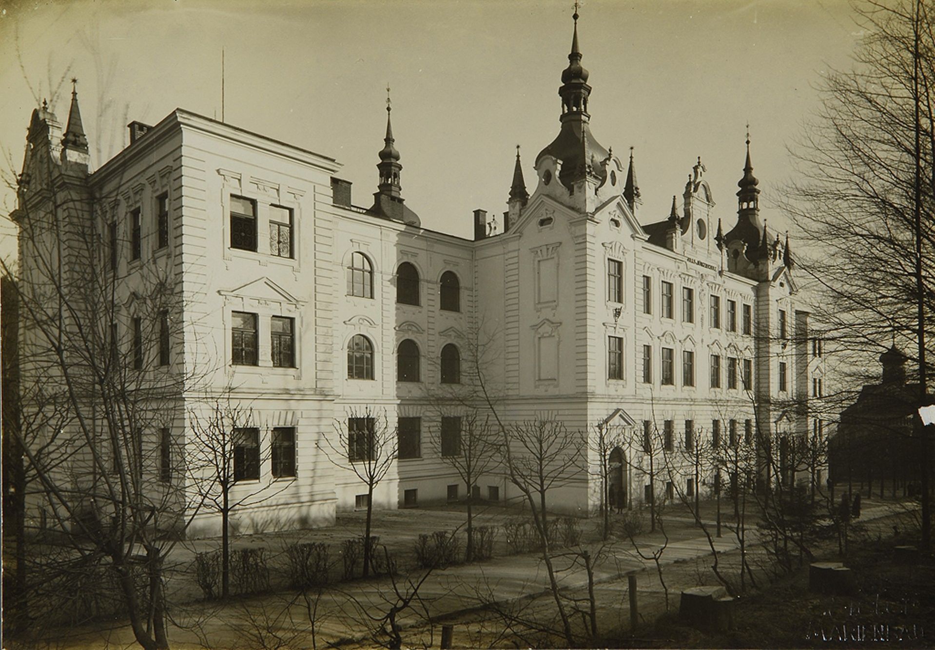 Historie školních budov