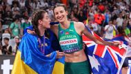 Vítězka ženské výšky Nicola Olyslagersová s bronzovou Jaroslavou Mahučichovou na MS v Tokiu 2025