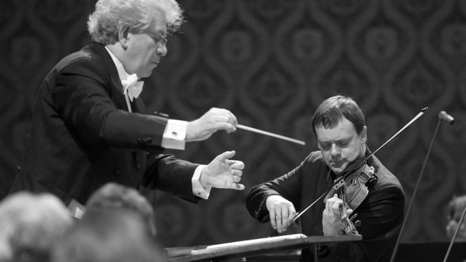 Jiří Bělohlávek bude řídit Českou filharmonii i v newyorské Carnegie Hall.