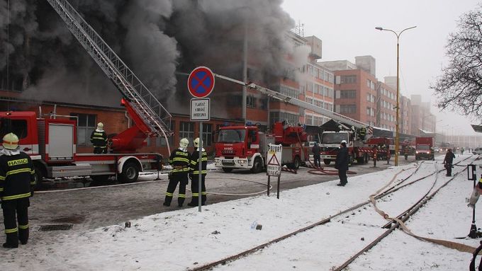 Třídenní požár na začátku ledna zaměstnal několik desítek hasičů.