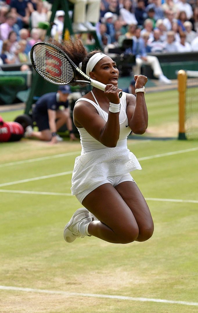 Serena Williamsová ve čtvrtfinále Wimbledonu 2015