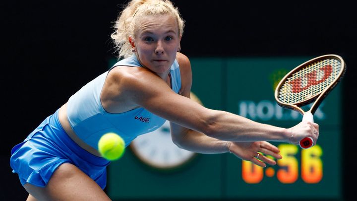 Siniaková - Rybakinová. Senzační start Češky, záhy své soupeřce sebrala podání; Zdroj foto: Reuters