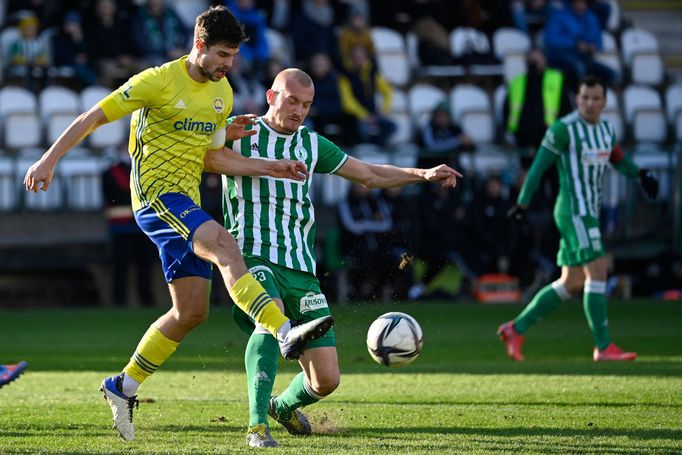 Daniel Köstl z Bohemians, Lukáš Vraštil ze Zlína v zápase 21. kola první fotbalové ligy Bohemians Praha 1905 - Fastav Zlín