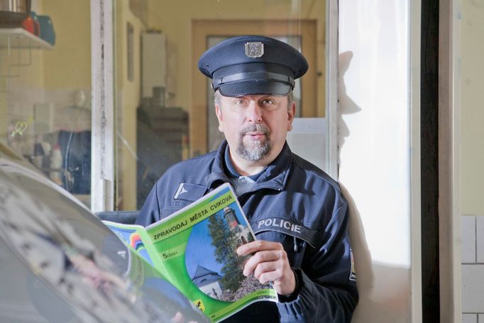 Marek Daniel jako Holeček.