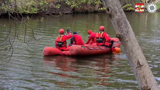 Policisté našli v Brně v řece Svratce tělo pohřešovaného patnáctiletého mladíka.