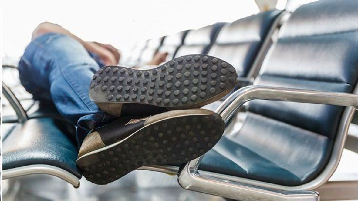 STUDENTA TIP: Průvodce spaním na letišti