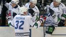 Hokejisté Dynama Moskva slaví gól Alexeje Ovečkina v utkání KHL 2012/13 proti Lvu Praha.