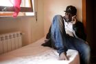 Žadatelé o azyl zaplavují italské soudy. Evropa nechává Apeninský poloostrov na holičkách