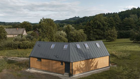 "Na tomhle svahu nic postavit nepůjde." Nakonec vznikla chata s výhledem na Trosky