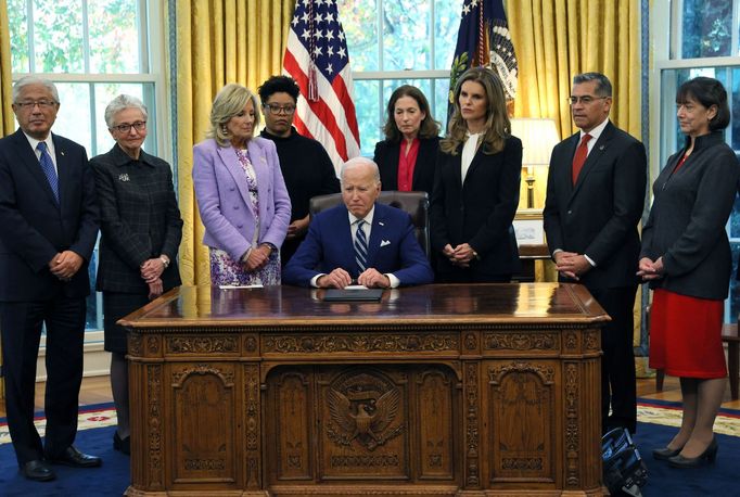 Americký prezident Joe Biden v Oválné pracovně Bílého domu.