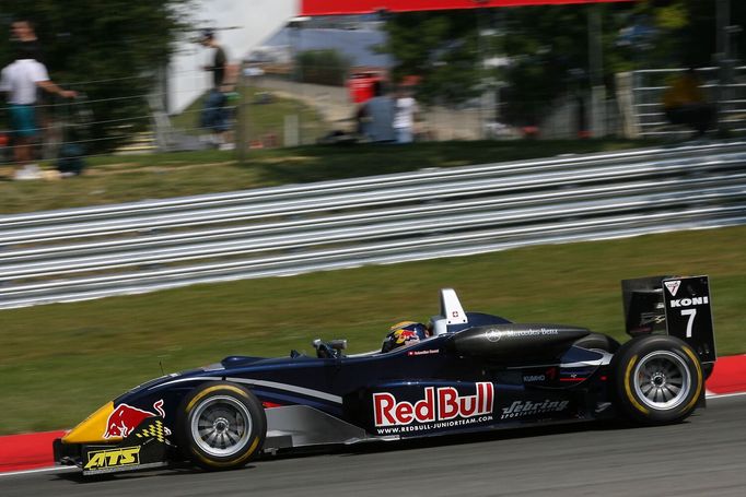 Sébastien Buemi vyhrál závod už ve svém premiérové sezoně 2006, o rok později skončil celkově druhý za  Romainem Grosjeanem.