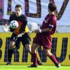 Fotbalový brankář klubu AC Sparta Praha Petr Čech chytá míč za dohledu Jiřího Novotného v utkání Gambrinus ligy.