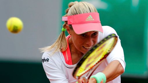 Andrea Hlaváčková v zápase 1. kola French Open  se Serenou Williamsovou.