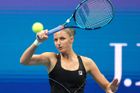 Řecká tenistka po Kateřině Siniakové a Petře Kvitové vyřadila i poslední českou zástupkyni Karolínu Plíškovou. Ani světová čtyřka nedokázala Sakkariové sebrat set.