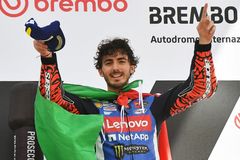 Salač v Mugellu nedojel, ukončil sérii bodovaných míst. V MotoGP vládl Bagnaia