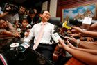 Thajský soud zakázal vládní stranu, premiér dostal stop