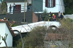 Na Madeiře havaroval autobus s turisty. Zemřelo 29 lidí