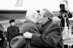 Rusové milují Brežněva, opovrhují Gorbačovem