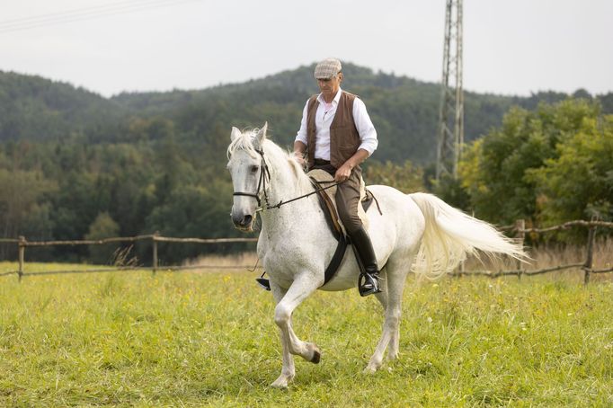 Marian Roden jako trenér koní.